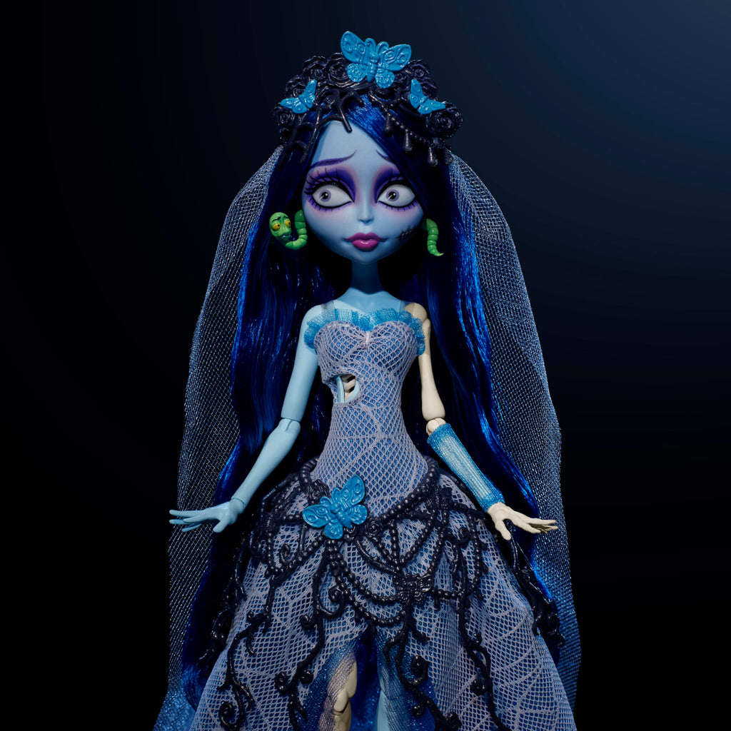 Corpse Bride Emily Doll in Spiderweb Wedding Dress with Accessories E833